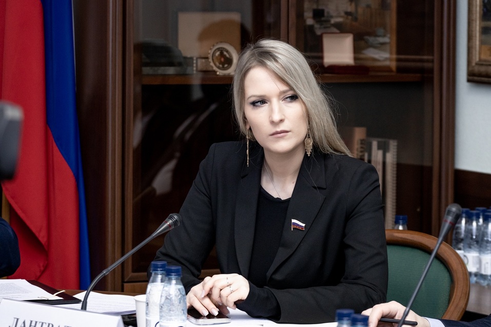 «Отказаться следует не только от баклавриата и магистратуры, но и от ЕГЭ» — Яна Лантратова 1 «Отказаться следует не только от баклавриата и магистратуры, но и от ЕГЭ» — Яна Лантратова 1