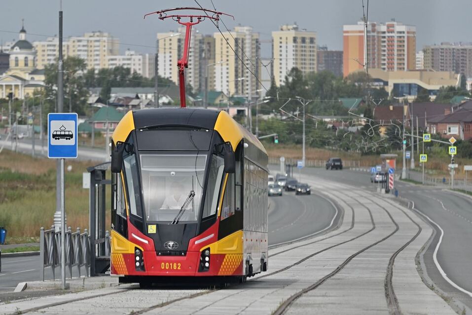 Первым пассажиром трамвайного маршрута «Верхняя Пышма — Екатеринбург» стал губернатор 1 Первым пассажиром трамвайного маршрута «Верхняя Пышма — Екатеринбург» стал губернатор 1
