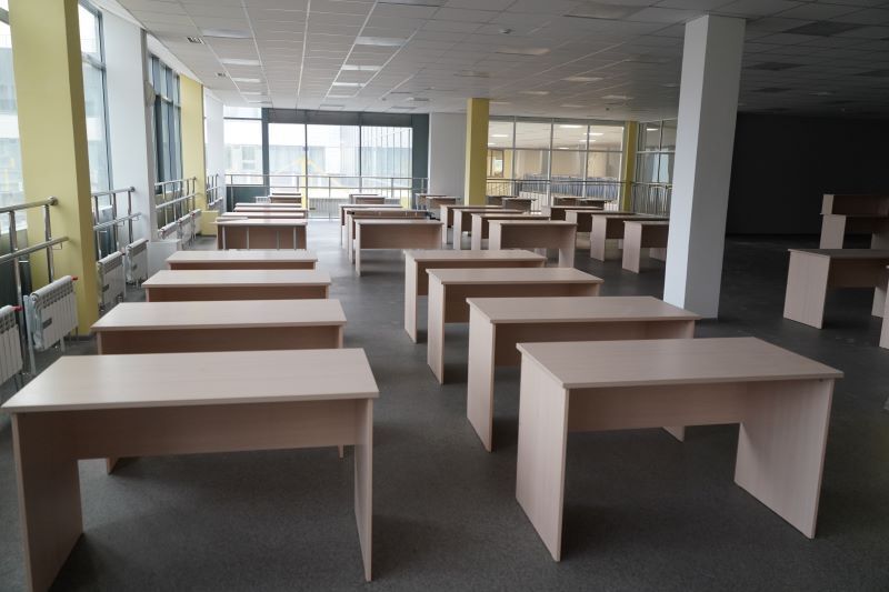 Самая большая школа за Уралом готовится к открытию
1 Самая большая школа за Уралом готовится к открытию
1