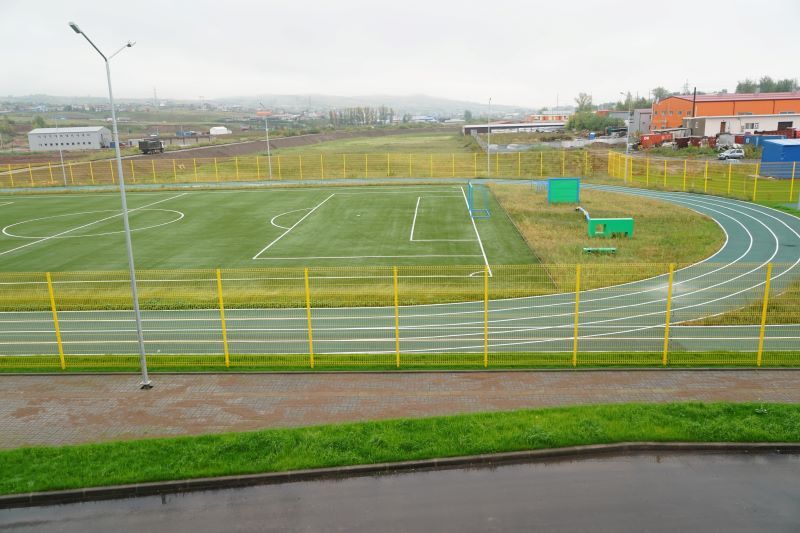 Самая большая школа за Уралом готовится к открытию
2 Самая большая школа за Уралом готовится к открытию
2