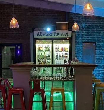 «Отрываем от сердца»: в Челябинске продают бар за 500 тыс. рублей 2 «Отрываем от сердца»: в Челябинске продают бар за 500 тыс. рублей 2