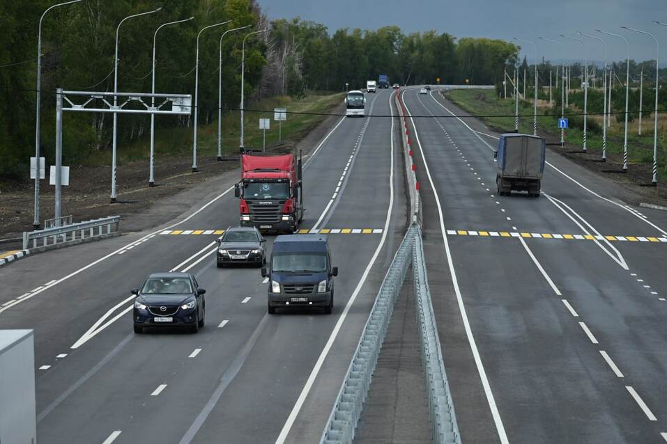 Владимир Путин открыл обновленную трассу между Челябинском и Екатеринбургом 4 Владимир Путин открыл обновленную трассу между Челябинском и Екатеринбургом 4