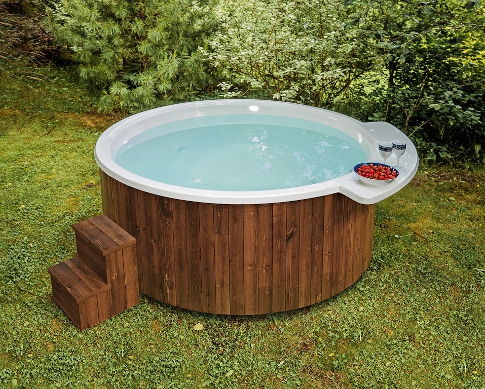 Бизнес на удовольствии. История стартапа, выпускающего бассейны из материала для кораблей 2 Бизнес на удовольствии. История стартапа, выпускающего бассейны из материала для кораблей 2