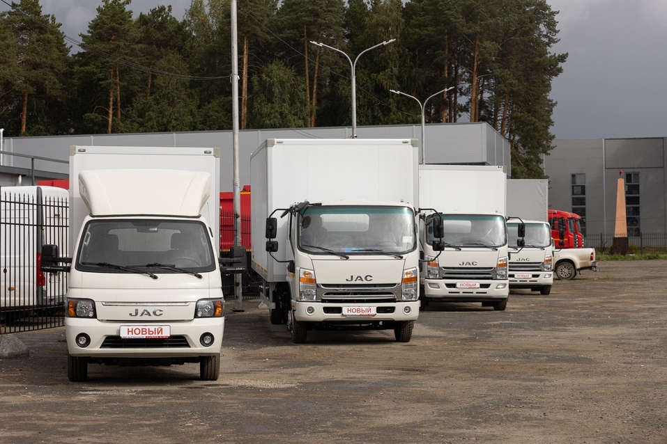 Взгляд на Восток: в Екатеринбурге презентовали обновленный дилерский центр JAC MOTORS 11 Взгляд на Восток: в Екатеринбурге презентовали обновленный дилерский центр JAC MOTORS 11