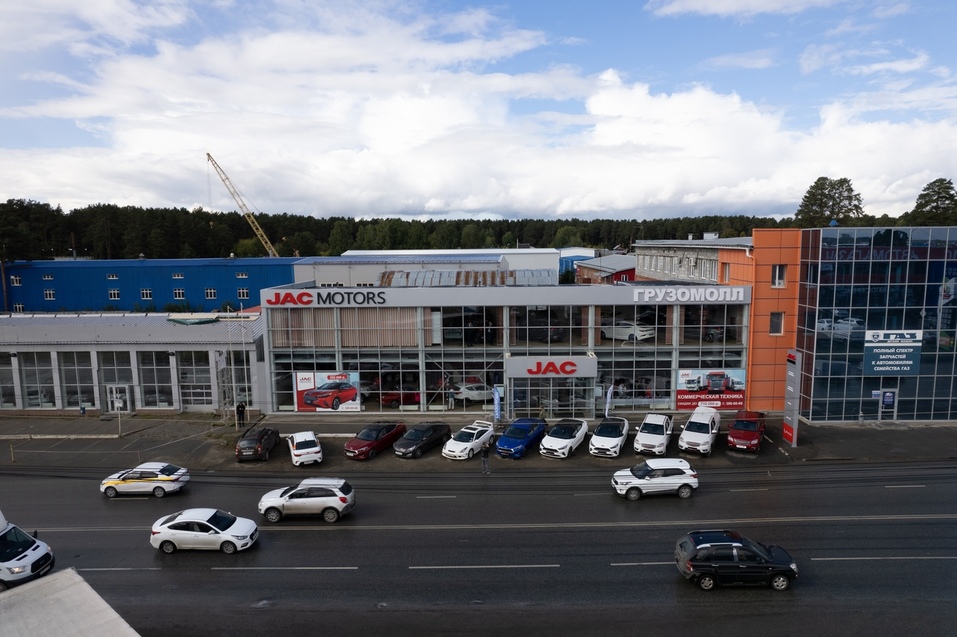 Взгляд на Восток: в Екатеринбурге презентовали обновленный дилерский центр JAC MOTORS 4 Взгляд на Восток: в Екатеринбурге презентовали обновленный дилерский центр JAC MOTORS 4