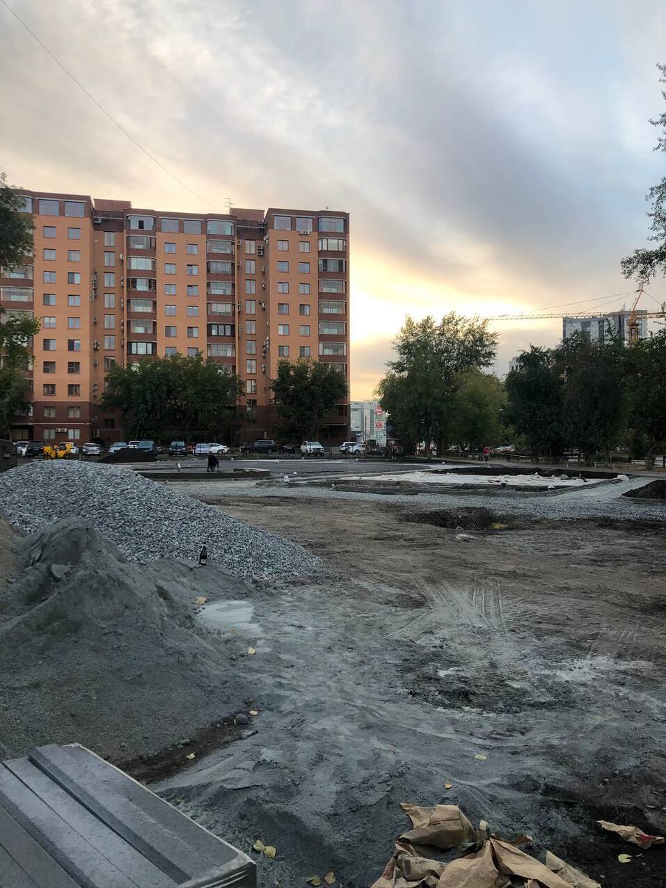 В сквере в центре Челябинска можно будет раскопать скелет динозавра 5