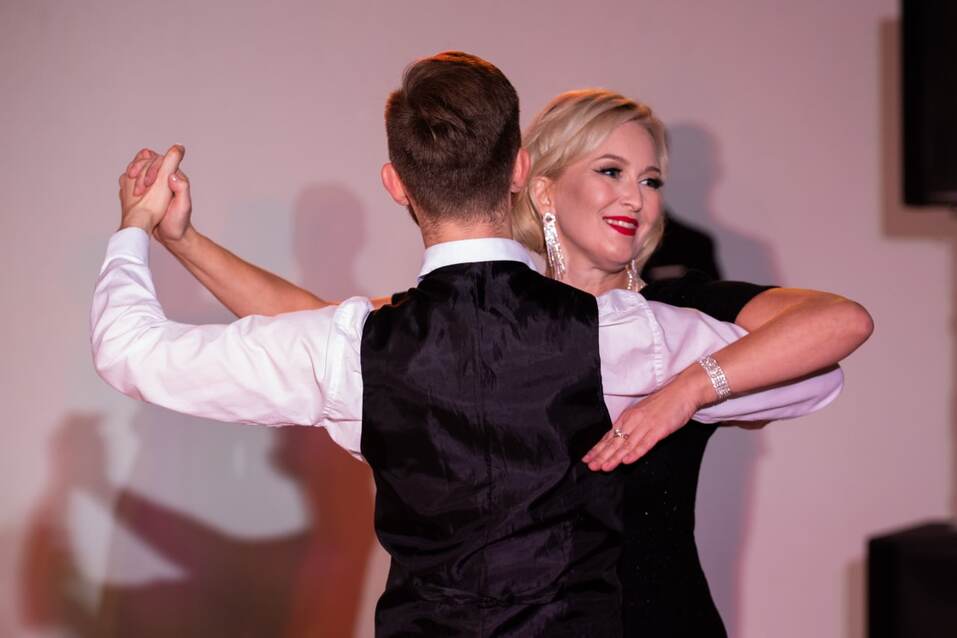 Танго, вальс и бачата. Танцуйте в удовольствие с GallaDance 1 Танго, вальс и бачата. Танцуйте в удовольствие с GallaDance 1