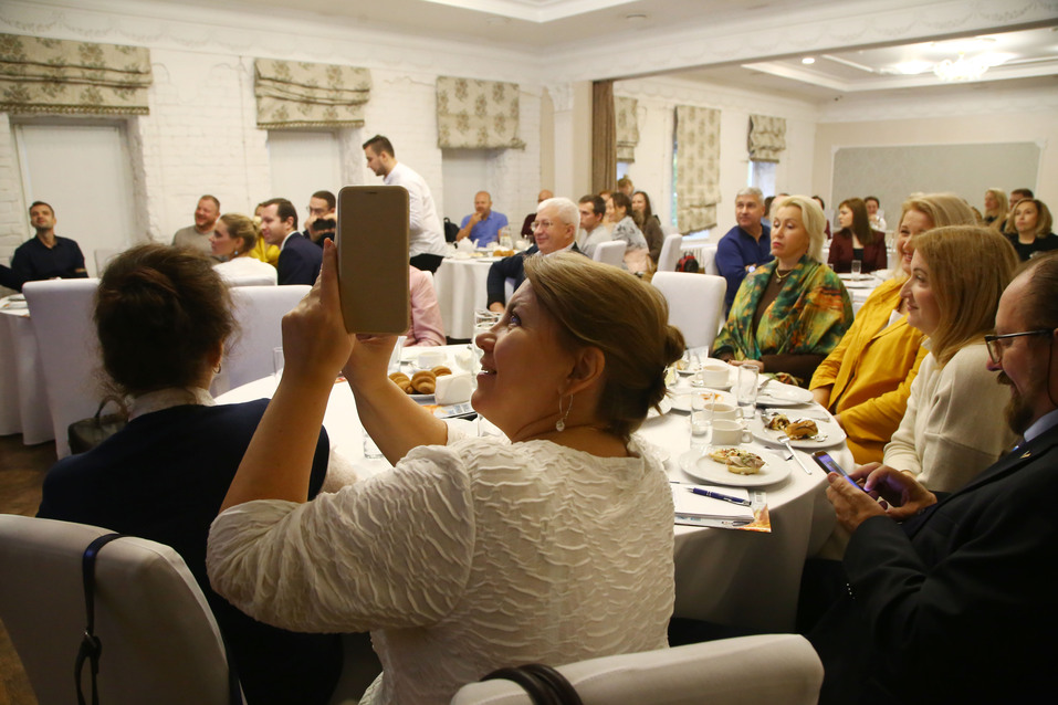 Получаем знания и навыки, ищем ниши и осваиваем новые рынки. Главное с бизнес-завтрака DK 10 Получаем знания и навыки, ищем ниши и осваиваем новые рынки. Главное с бизнес-завтрака DK 10