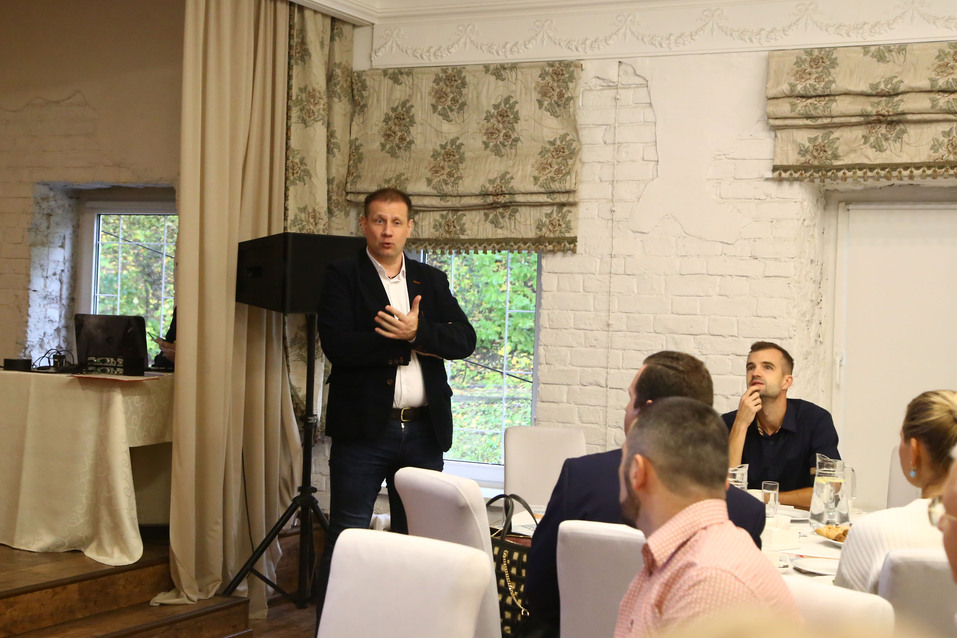 Получаем знания и навыки, ищем ниши и осваиваем новые рынки. Главное с бизнес-завтрака DK 13 Получаем знания и навыки, ищем ниши и осваиваем новые рынки. Главное с бизнес-завтрака DK 13