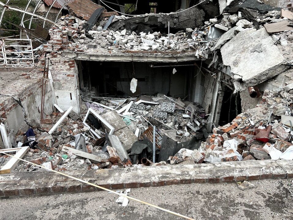 «Почти в каждой квартире своя боль и слезы»: Денис Главинский рассказал о поездке в ДНР 4 «Почти в каждой квартире своя боль и слезы»: Денис Главинский рассказал о поездке в ДНР 4