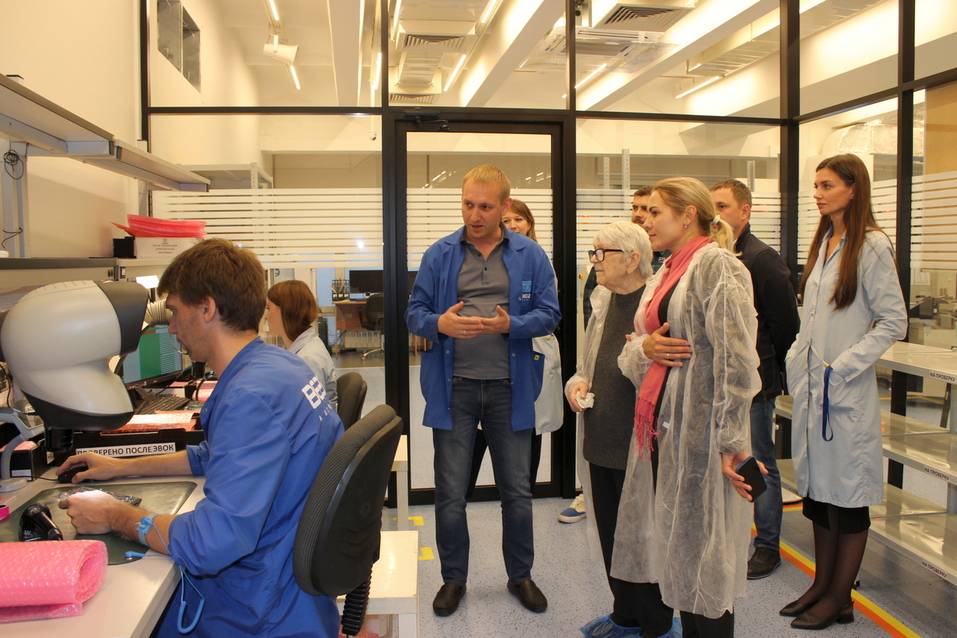 Ветеран ВОВ и создатель системы комплексного анализа оценила работу передовой компании 2 Ветеран ВОВ и создатель системы комплексного анализа оценила работу передовой компании 2