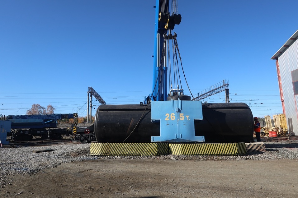 В Челябинске создали самый мощный железнодорожный кран России. Фото 2 В Челябинске создали самый мощный железнодорожный кран России. Фото 2