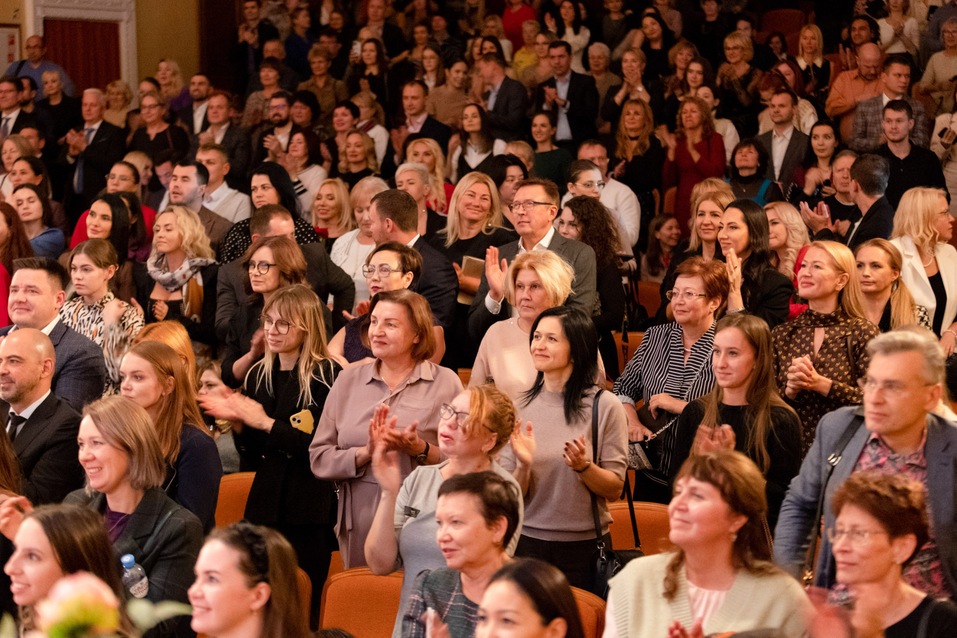 Благотворительный спектакль с Григорием Сиятвиндой и Ниной Шацкой собрал миллион рублей 12 Благотворительный спектакль с Григорием Сиятвиндой и Ниной Шацкой собрал миллион рублей 12