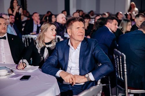 Закрытый клуб «Миллиард» выбрал шорт-лист открытым голосованием
1 Закрытый клуб «Миллиард» выбрал шорт-лист открытым голосованием
1