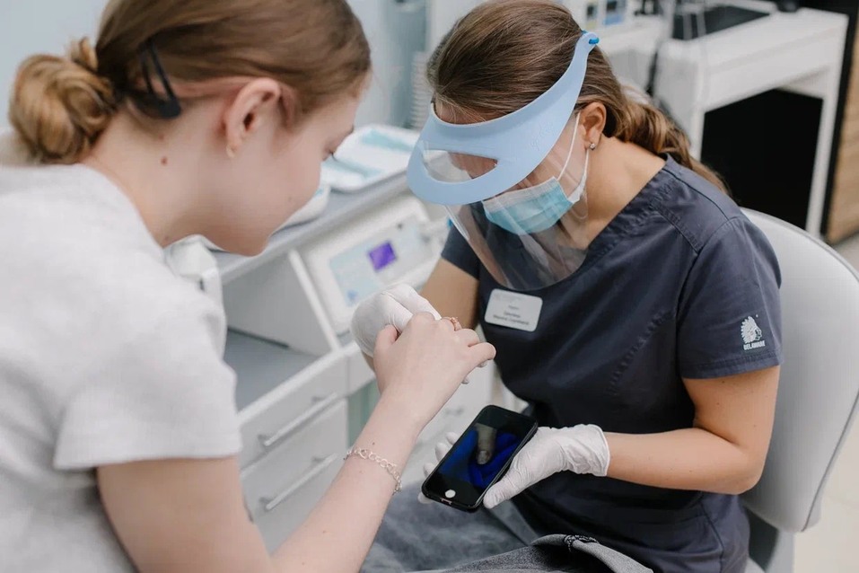 Марина Шиглина, директор «Первого центра подологии»: «Поздравляю, мы вас вылечим!»
2 Марина Шиглина, директор «Первого центра подологии»: «Поздравляю, мы вас вылечим!»
2