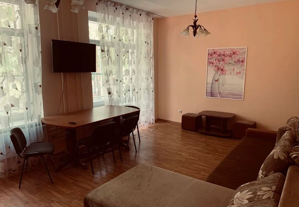 В Челябинской области продают загородный комплекс с бассейном и коттеджами 3 В Челябинской области продают загородный комплекс с бассейном и коттеджами 3