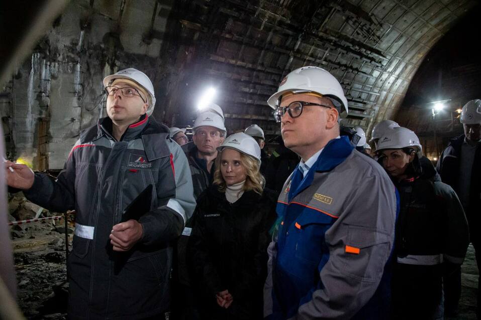 Алексей Текслер спустился с московскими строителями в челябинское метро. Фото 4