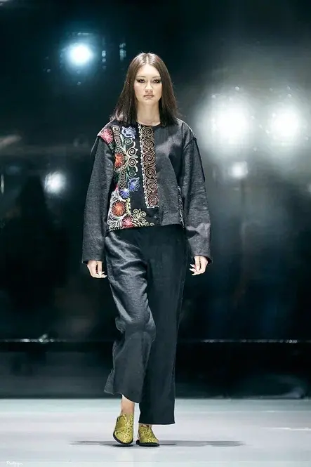 «Были дизайнеры, которые стали для нас открытием». В Екатеринбурге завершилась Неделя моды 5 «Были дизайнеры, которые стали для нас открытием». В Екатеринбурге завершилась Неделя моды 5