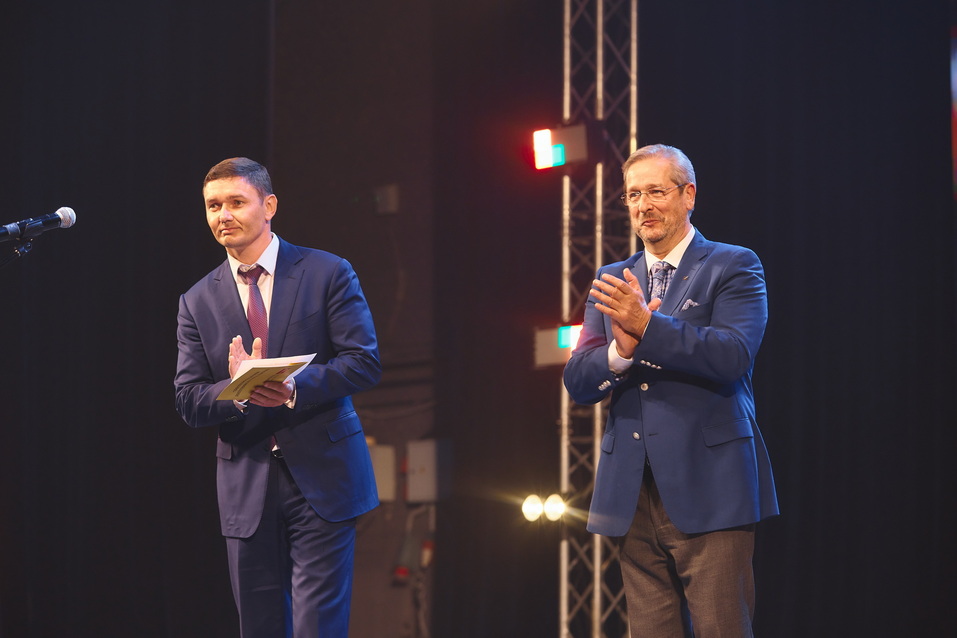 «Яркий драйвер в первый день зимы»: как прошла церемония премии «Человек года — 2022» 19 «Яркий драйвер в первый день зимы»: как прошла церемония премии «Человек года — 2022» 19