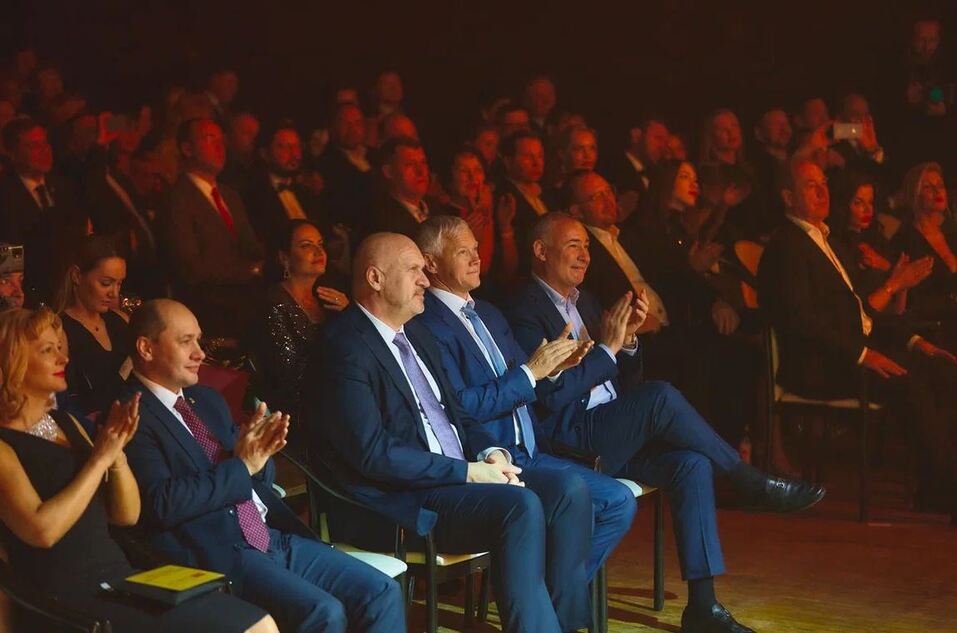 «Яркий драйвер в первый день зимы»: как прошла церемония премии «Человек года — 2022» 27 «Яркий драйвер в первый день зимы»: как прошла церемония премии «Человек года — 2022» 27