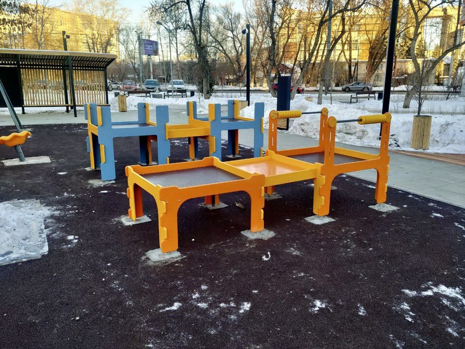 Открытие — весной: в Челябинске появился первый инклюзивный сквер. Фото 3 Открытие — весной: в Челябинске появился первый инклюзивный сквер. Фото 3