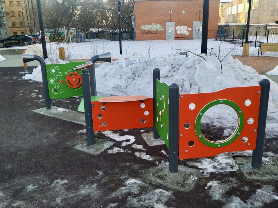 Открытие — весной: в Челябинске появился первый инклюзивный сквер. Фото 4 Открытие — весной: в Челябинске появился первый инклюзивный сквер. Фото 4