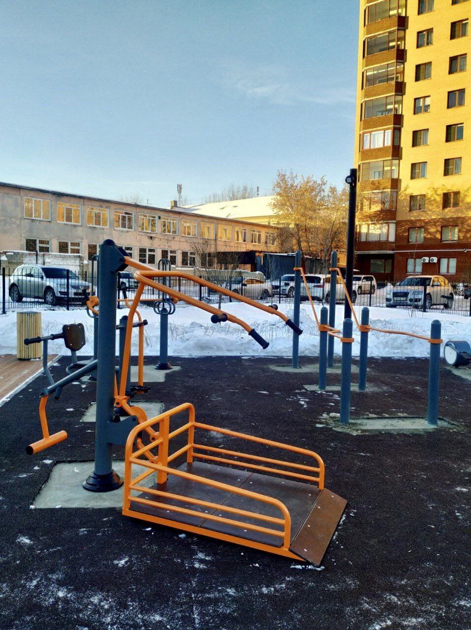 Открытие — весной: в Челябинске появился первый инклюзивный сквер. Фото 6 Открытие — весной: в Челябинске появился первый инклюзивный сквер. Фото 6