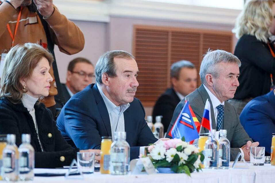 «Не время выводить дивиденды за границу»: Текслер обратился к челябинским промышленникам 3 «Не время выводить дивиденды за границу»: Текслер обратился к челябинским промышленникам 3