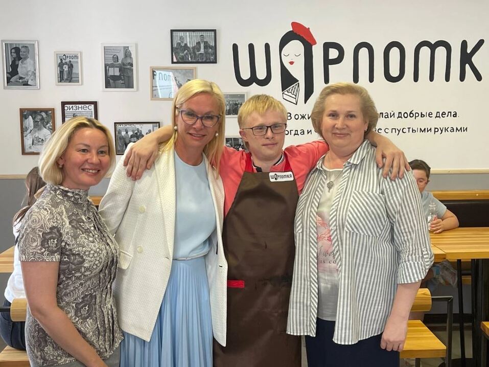 «Людям без разницы, кто им варит кофе». Как в Новосибирске открыли инклюзивную кофейню  9 «Людям без разницы, кто им варит кофе». Как в Новосибирске открыли инклюзивную кофейню  9