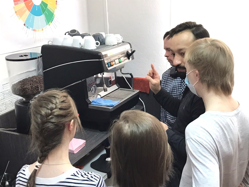 «Людям без разницы, кто им варит кофе». Как в Новосибирске открыли инклюзивную кофейню  4 «Людям без разницы, кто им варит кофе». Как в Новосибирске открыли инклюзивную кофейню  4