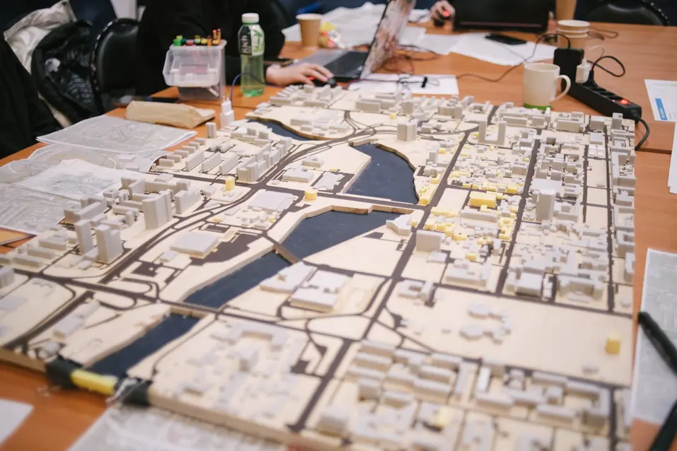 Каким будет центр города по мнению студентов-архитекторов? 1 Каким будет центр города по мнению студентов-архитекторов? 1