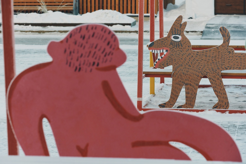 Фигуры в инее, в Тюмени все последние дни холодно Фигуры в инее, в Тюмени все последние дни холодно