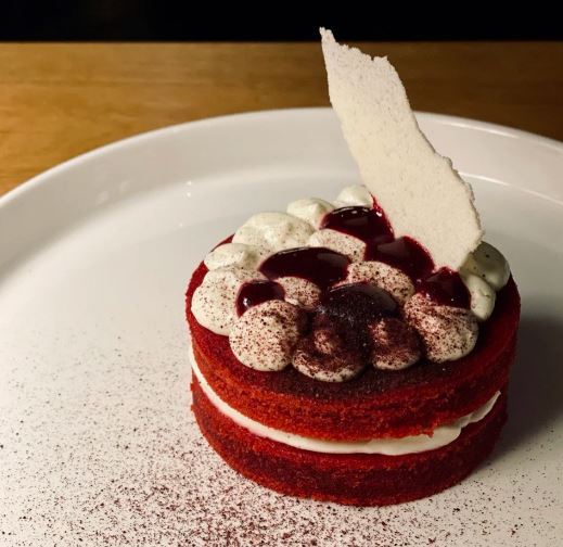 Печёный мозг, свекольный бархат и посикунчики: в Челябинске стартовал гастрофестиваль АУК 2 Печёный мозг, свекольный бархат и посикунчики: в Челябинске стартовал гастрофестиваль АУК 2