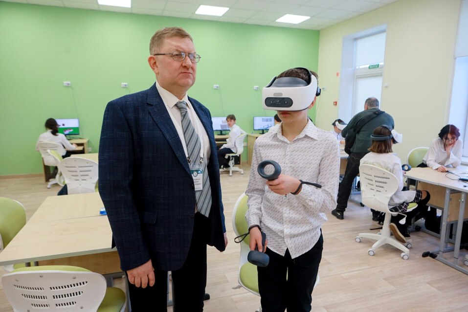 В Челябинске торжественно открыли «цифровой» лицей. Фото 4 В Челябинске торжественно открыли «цифровой» лицей. Фото 4