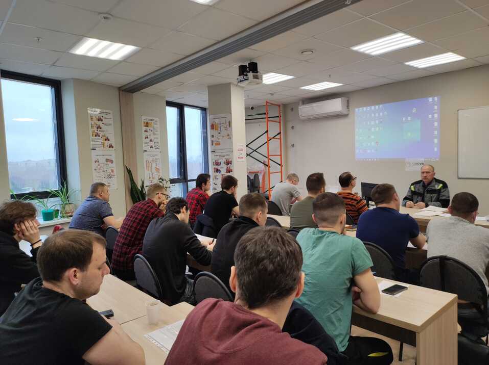 «Раньше заводу не хватало 30 работников, сейчас — 600». О масштабах кадрового голода в РФ 1 «Раньше заводу не хватало 30 работников, сейчас — 600». О масштабах кадрового голода в РФ 1