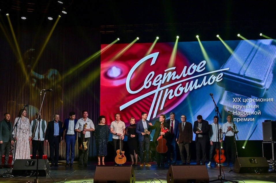 Олег Митяев вручил премию владельцу завода «Магнезит» 3 Олег Митяев вручил премию владельцу завода «Магнезит» 3