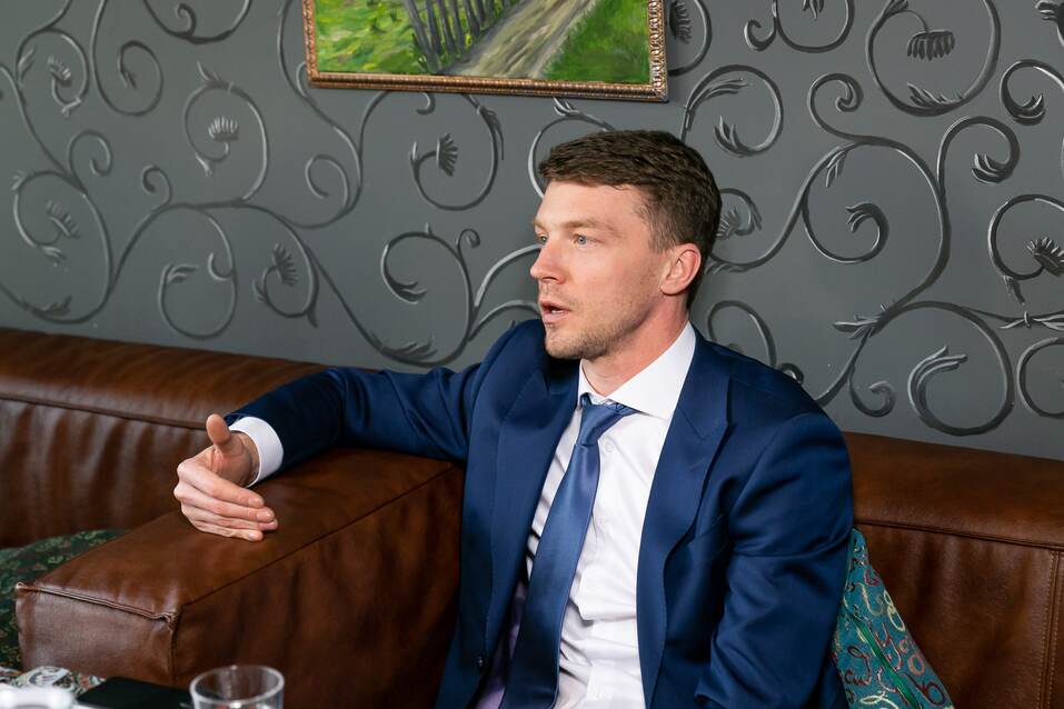 «Санкции — не против отдельного банка, а против всего финансового сектора»
11 «Санкции — не против отдельного банка, а против всего финансового сектора»
11