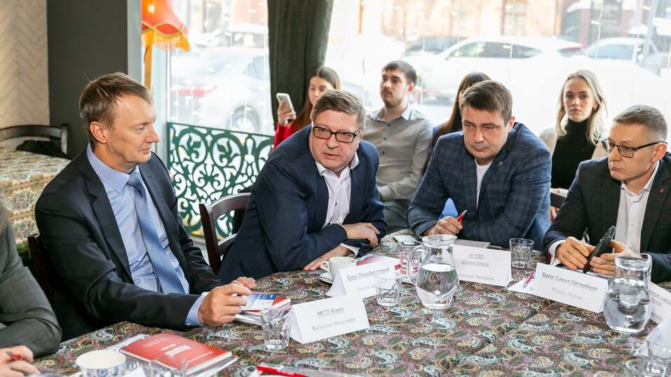 «Санкции — не против отдельного банка, а против всего финансового сектора»
19 «Санкции — не против отдельного банка, а против всего финансового сектора»
19