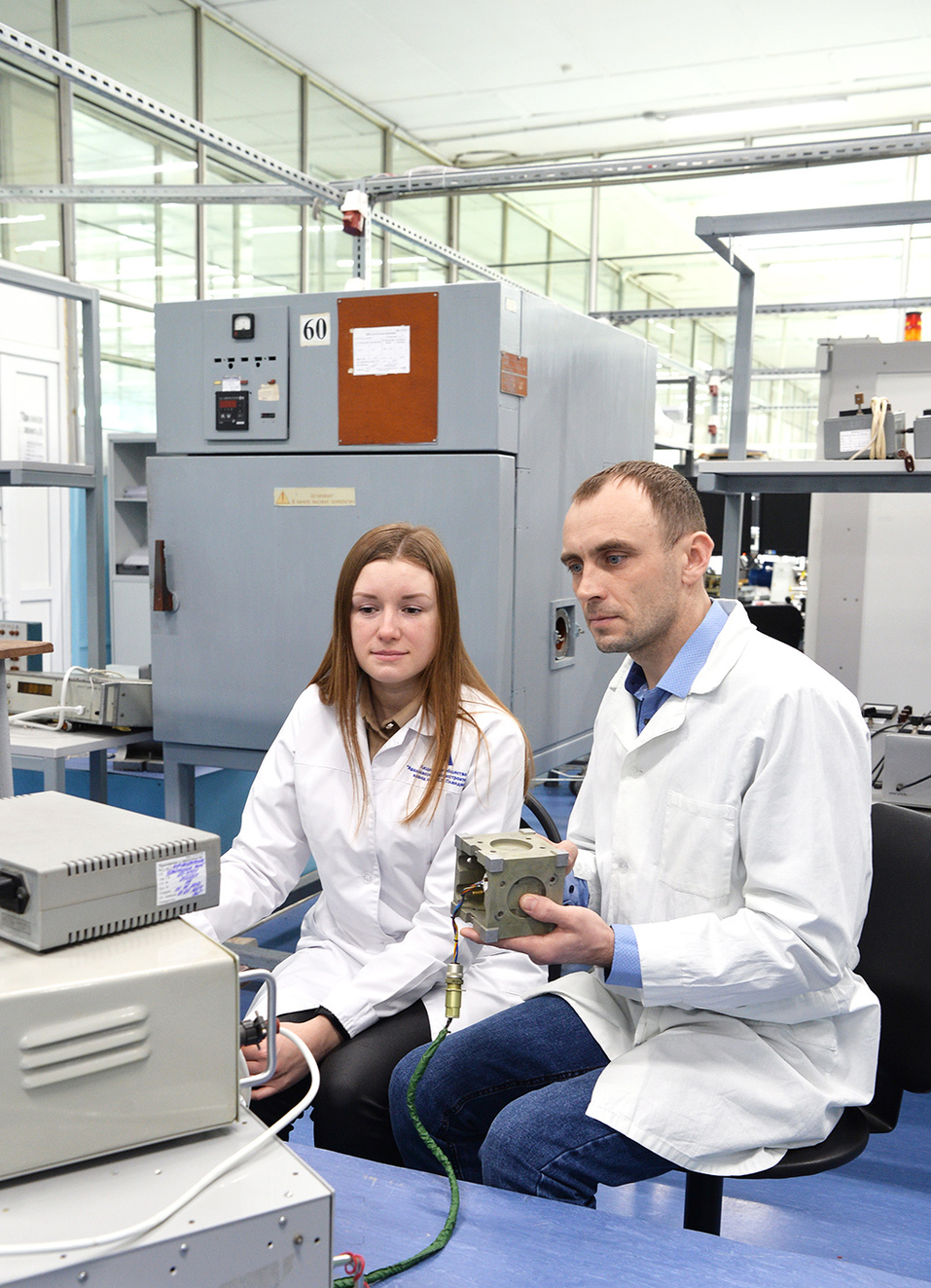 Сотрудник АО «АПЗ» получил награду от Президента РФ 2 Сотрудник АО «АПЗ» получил награду от Президента РФ 2