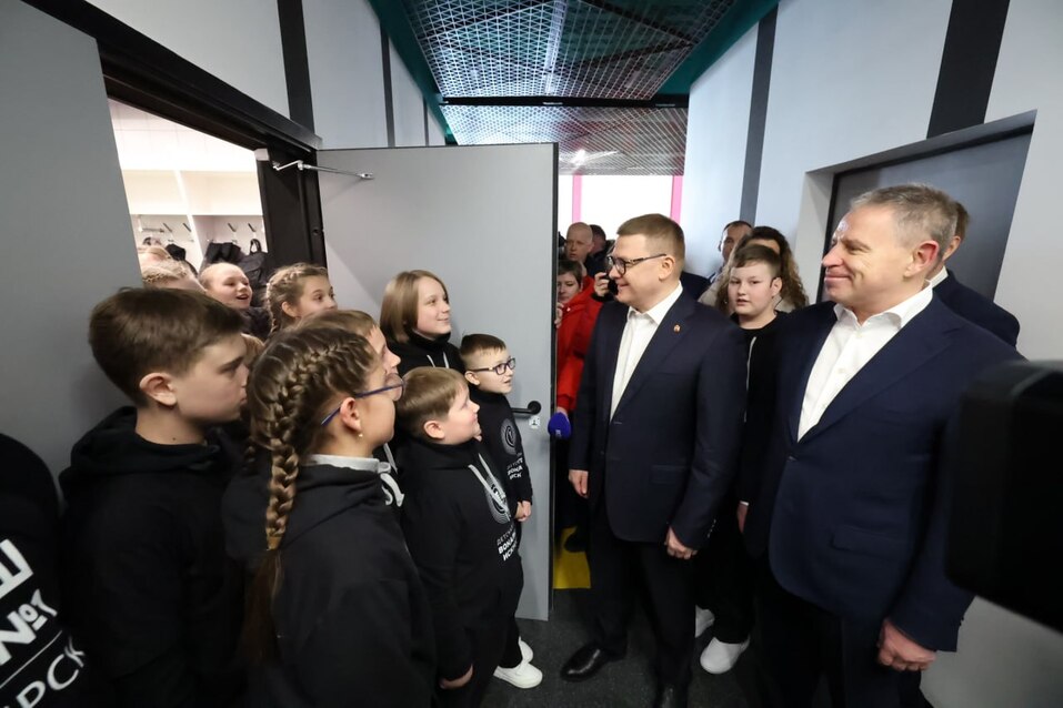 Губернатор Текслер и олигарх Комаров открыли ледовый дворец в челябинском ЗАТО 2 Губернатор Текслер и олигарх Комаров открыли ледовый дворец в челябинском ЗАТО 2