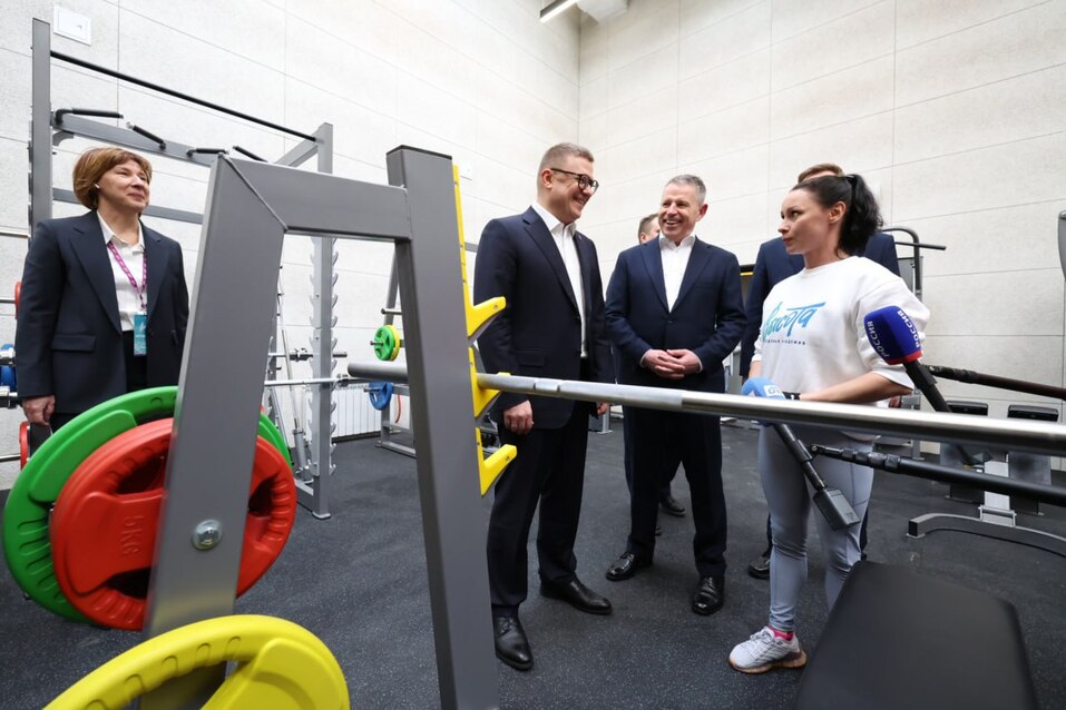 Губернатор Текслер и олигарх Комаров открыли ледовый дворец в челябинском ЗАТО 3 Губернатор Текслер и олигарх Комаров открыли ледовый дворец в челябинском ЗАТО 3