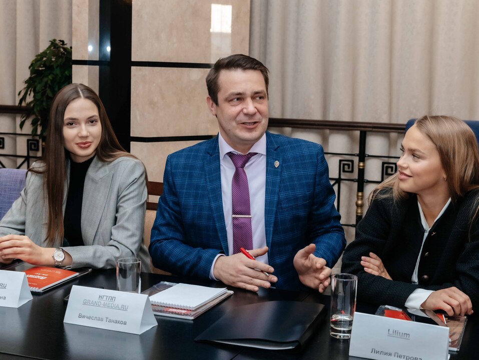 «Мы проигрываем Китаю уже на старте»
 37 «Мы проигрываем Китаю уже на старте»
 37