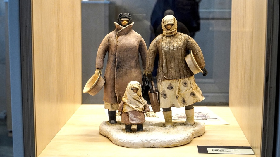 В Музее истории Екатеринбурга открылась выставка кукол по картинкам из «Крокодила» 1