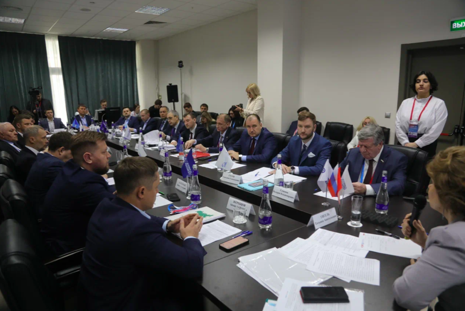 69 соглашений на 565 млрд подписали на КЭФ-2023
3 69 соглашений на 565 млрд подписали на КЭФ-2023
3