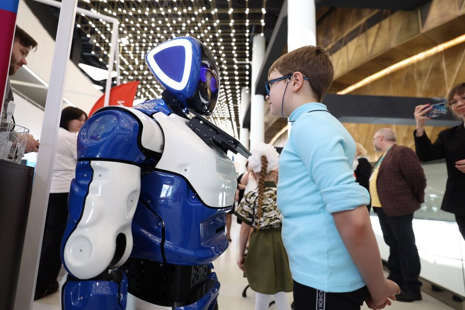 Министр просвещения РФ предложил Текслеру провести в Челябинске федеральный форум 2 Министр просвещения РФ предложил Текслеру провести в Челябинске федеральный форум 2