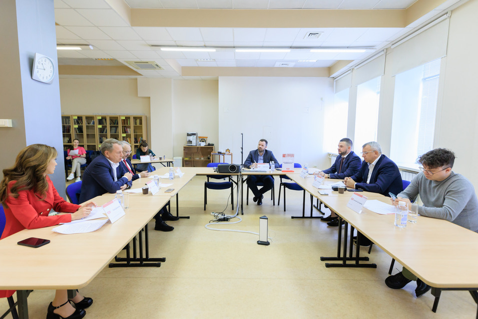 «Хочется, чтобы власть полюбила нашу промышленность» 8 «Хочется, чтобы власть полюбила нашу промышленность» 8