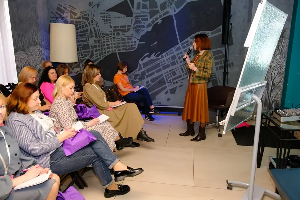 В поисках надежных опор: каким был форум «108+ родителей» в 2023
15 В поисках надежных опор: каким был форум «108+ родителей» в 2023
15