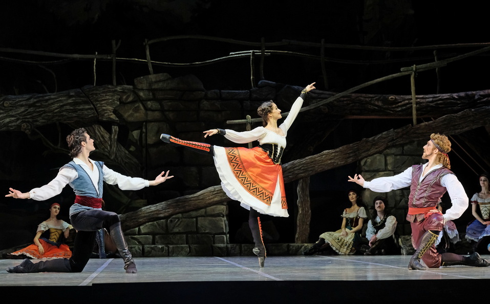 Три «Золотые маски» отдали Красноярску в 2023 7 Три «Золотые маски» отдали Красноярску в 2023 7