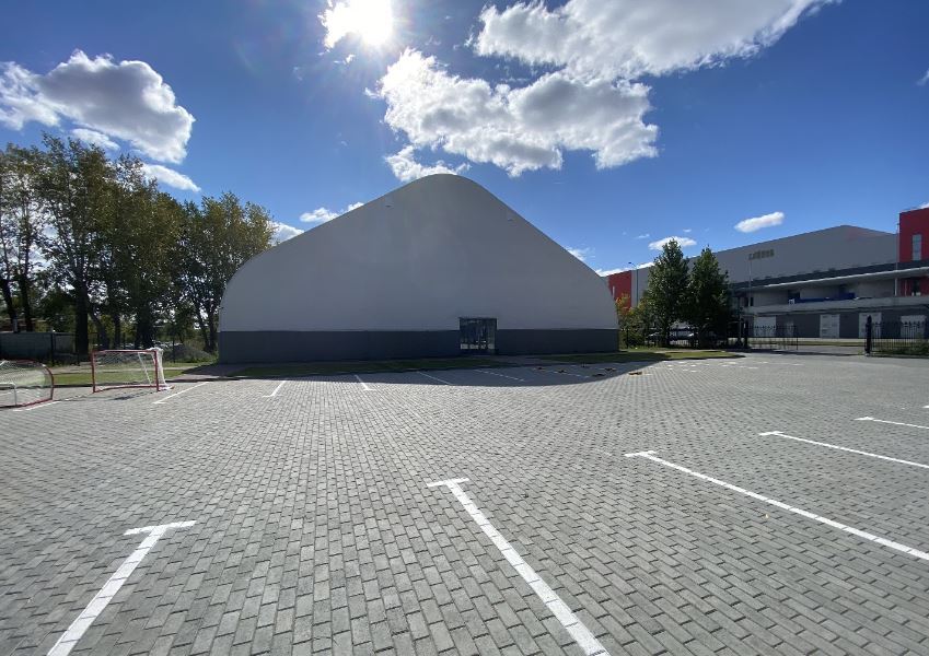 В Челябинске выставили на продажу частный каток 1 В Челябинске выставили на продажу частный каток 1