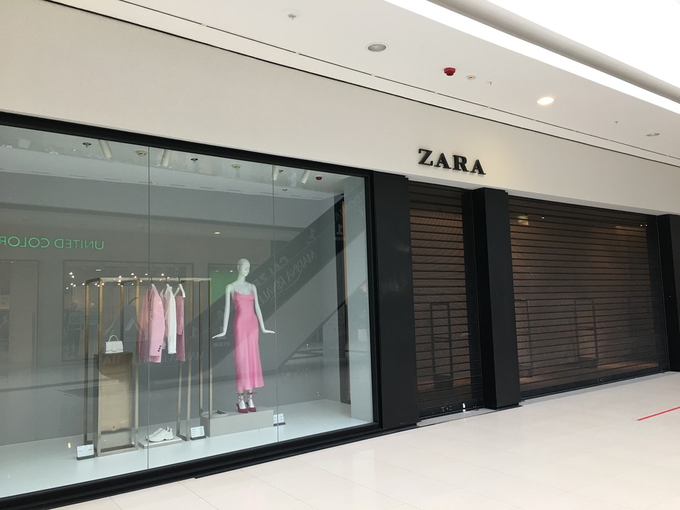 Долгие месяцы в ТРЦ Долгие месяцы в ТРЦ